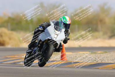 media/Nov-05-2022-SoCal Trackdays (Sat) [[f8d9b725ab]]/Turn 2 (1120am)/